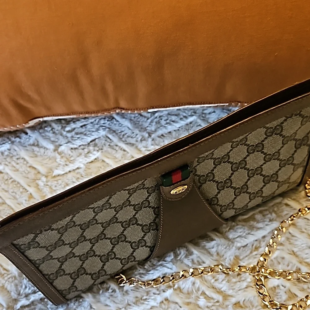 Gucci GG Sherry Line Clutch - Picture 2 of 16